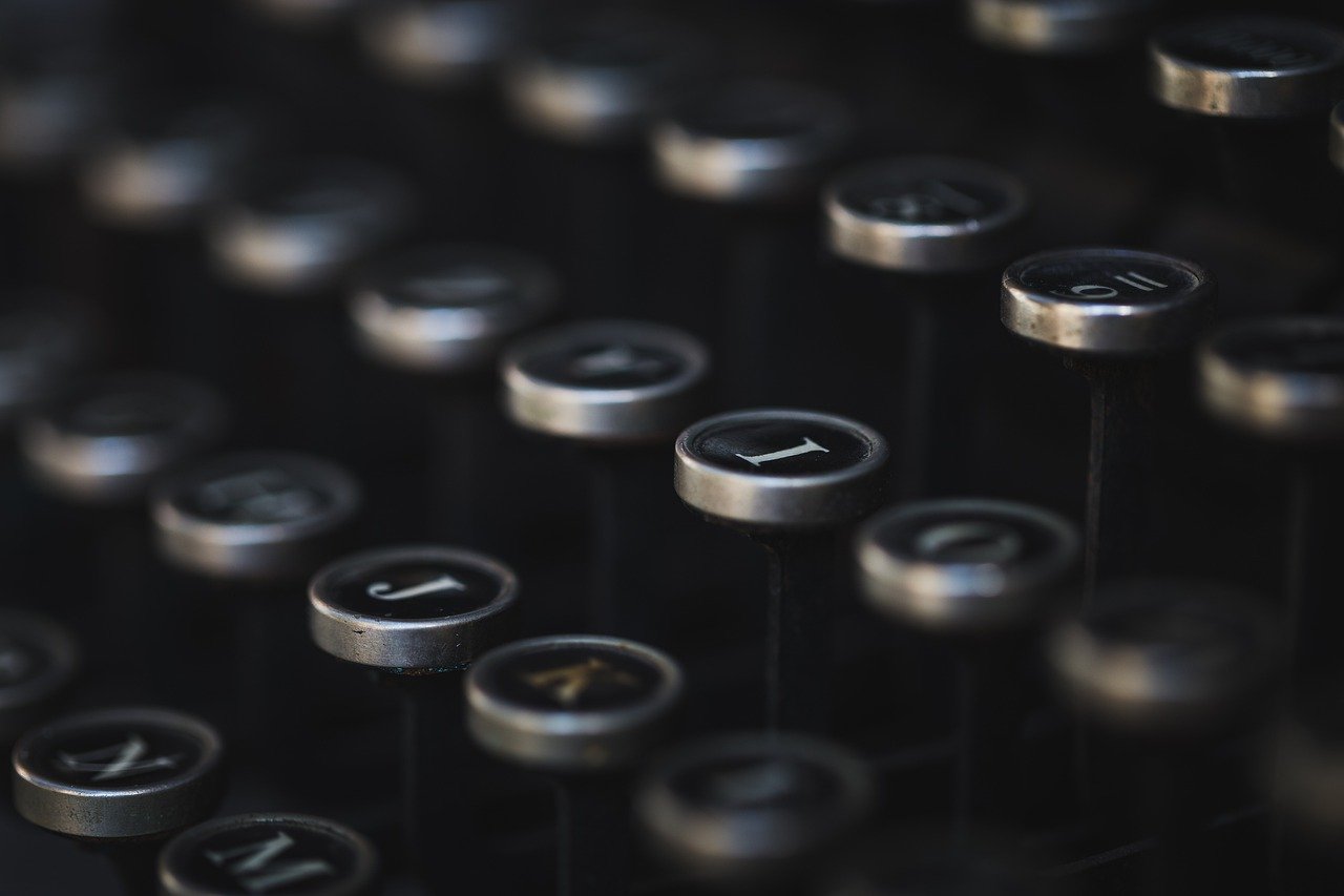 typewriter, vintage, keyboard-7686633.jpg